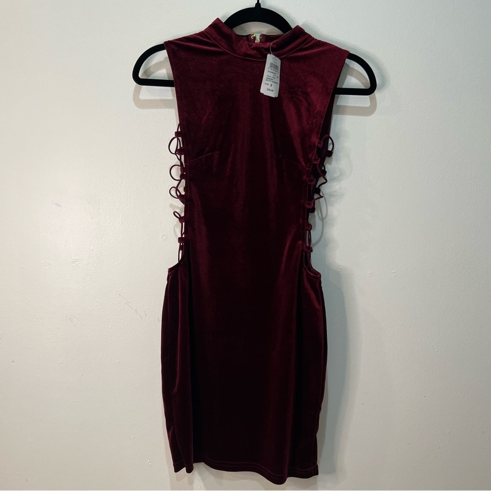 WINDSOR - BURGUNDY VELVET MINI DRESS